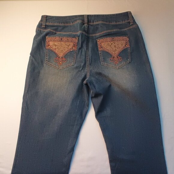 Chico's Cropped Denim Jeans Size 1(8) Mid Rise Straight Leg Rhinestone Lace Trim - Picture 8 of 12